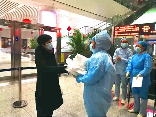 白衣執(zhí)甲守“鐵門”——焦作四院護(hù)士的抗疫請纓與防護(hù)堅(jiān)守